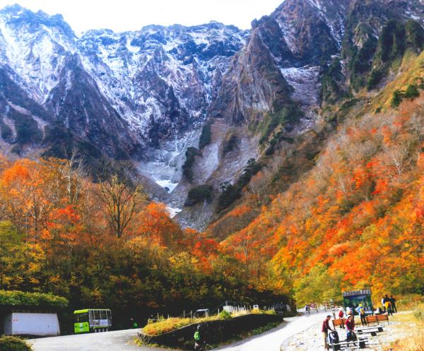 谷川岳10 23雪予報 10 24 25はチャンス 雪と紅葉のベストショットを狙え 未来の谷川岳